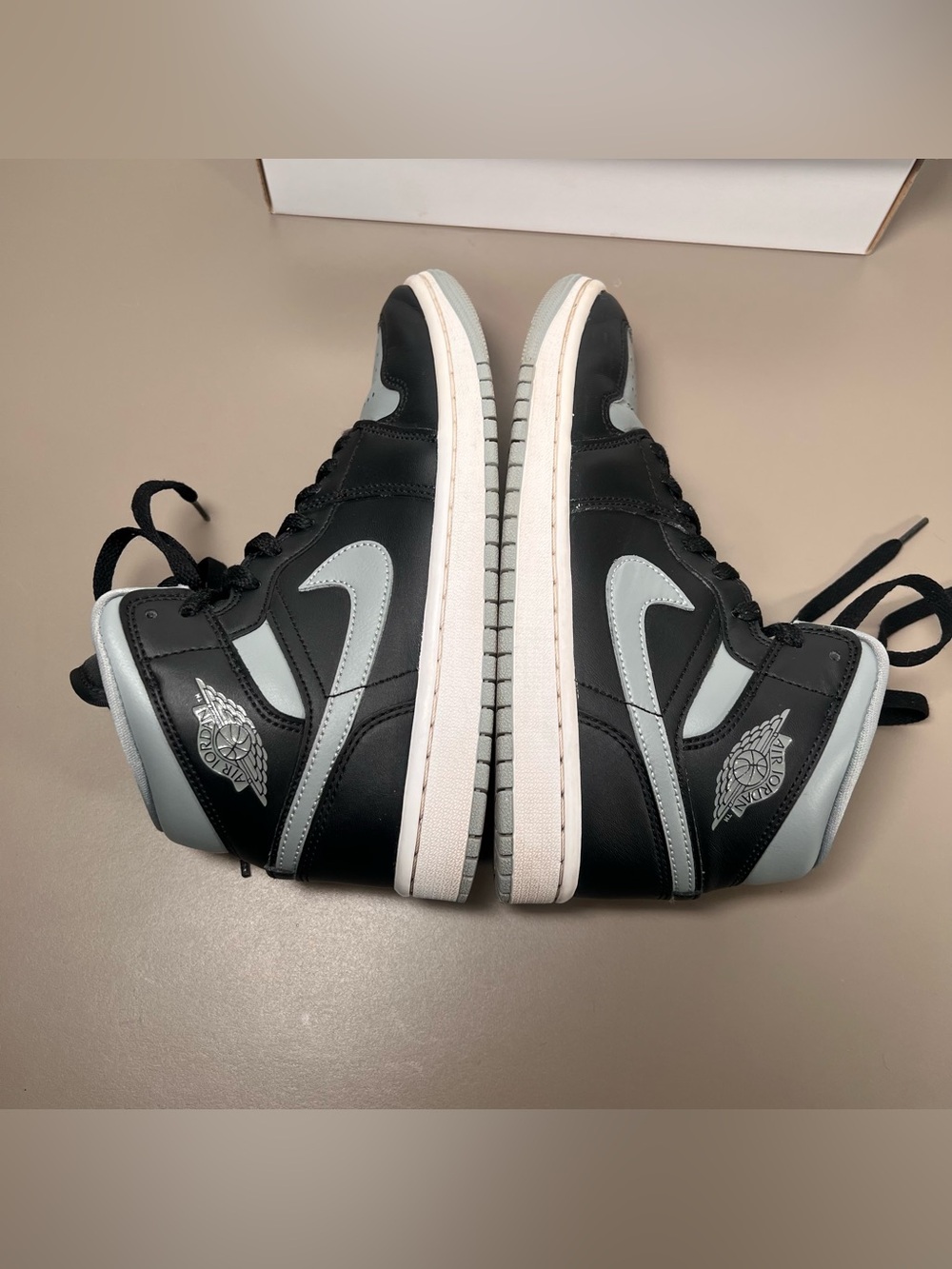 Nike Air Jordan 1 Mid Shadow Black Grey White BQ6472-007 Women's Size 6.5 - Picture 3 of 8